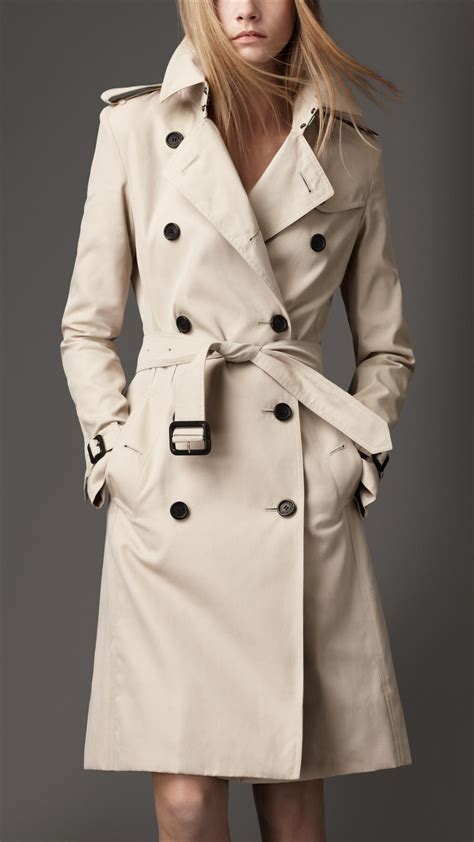 trenchcoat beige burberry|Burberry trench coat collar strap.